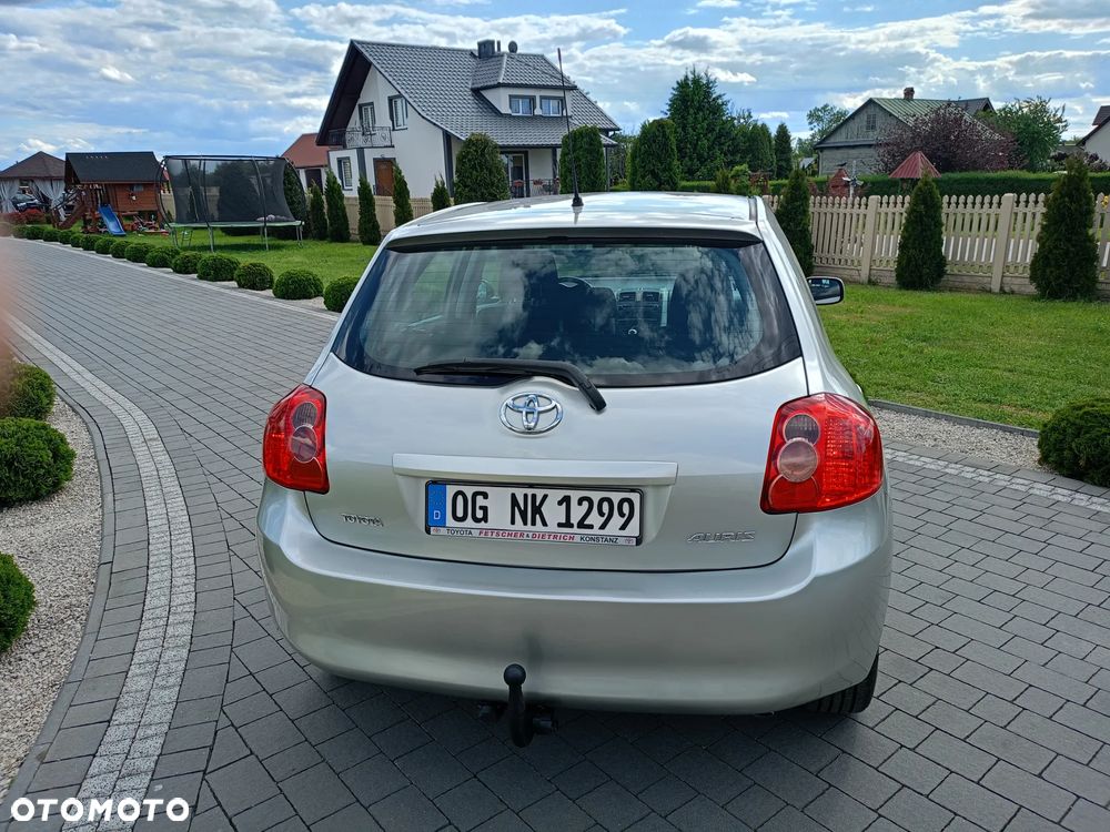 Toyota Auris 1.6 VVT-i Executive - 8