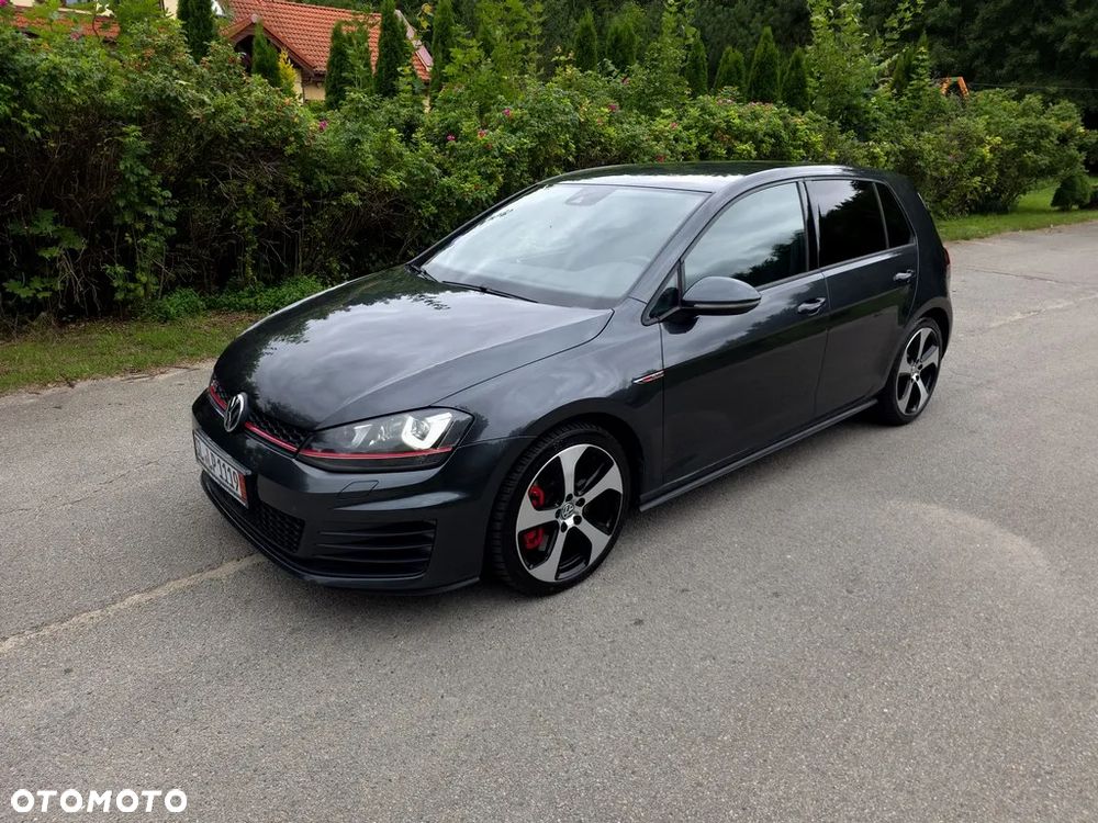 Volkswagen Golf - 4