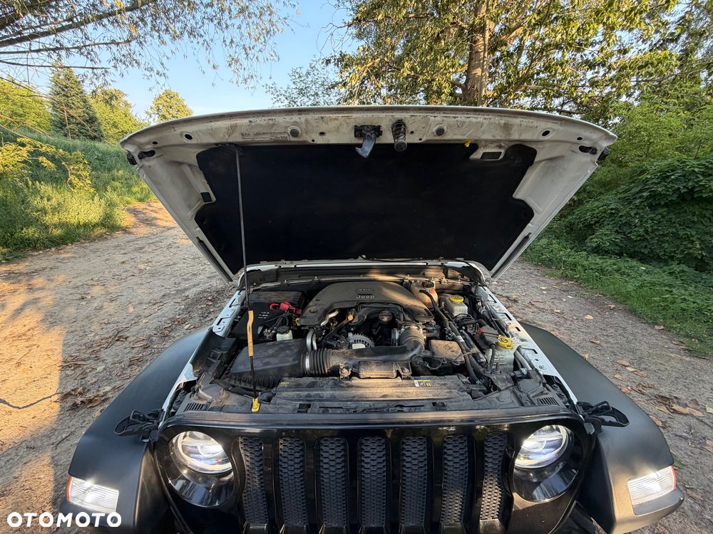 Jeep Wrangler - 22