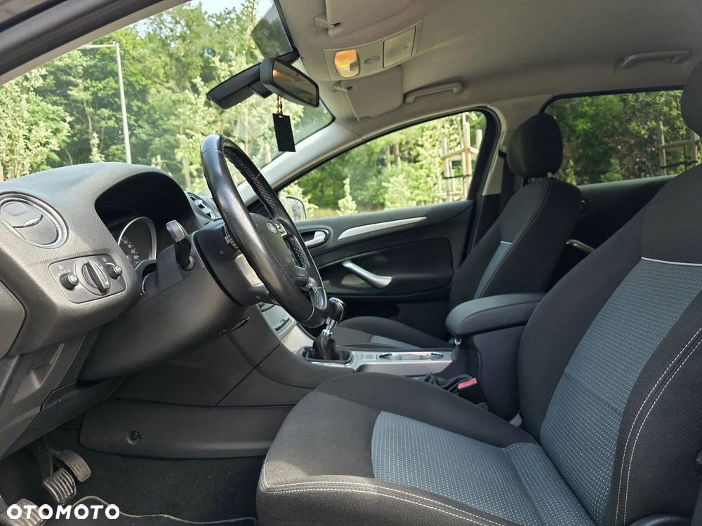 Ford Mondeo - 16