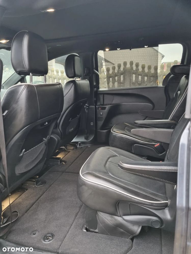 Chrysler Pacifica - 27