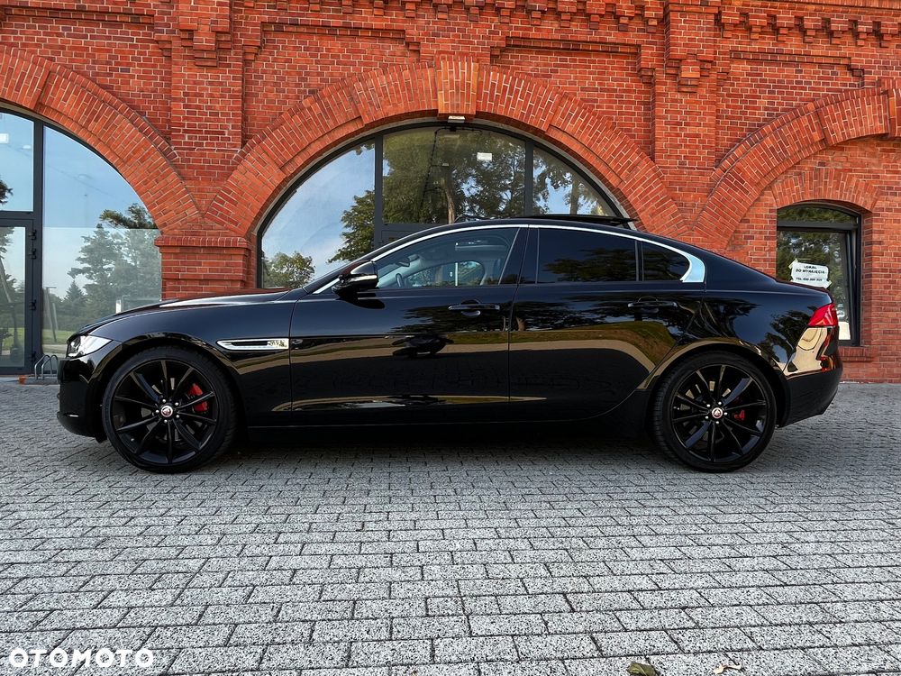 Jaguar XE 25t Prestige - 10