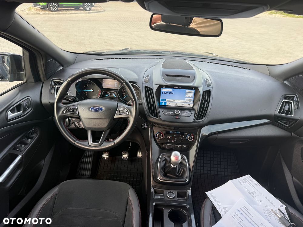 Ford Kuga 2.0 TDCi 2x4 ST-Line - 21