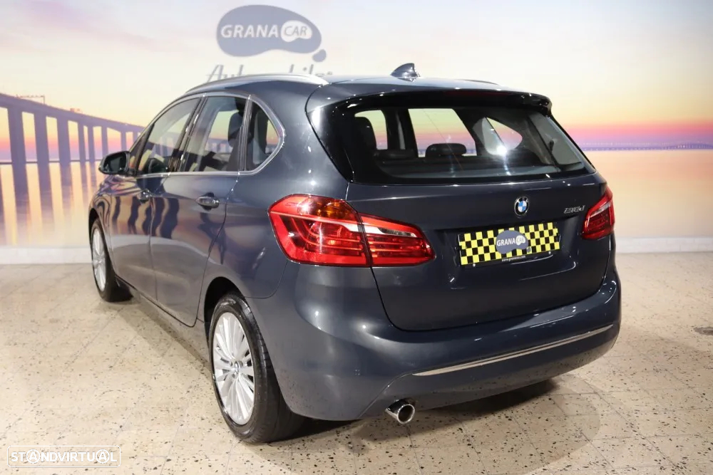 BMW 218 Active Tourer d Line Luxury - 2