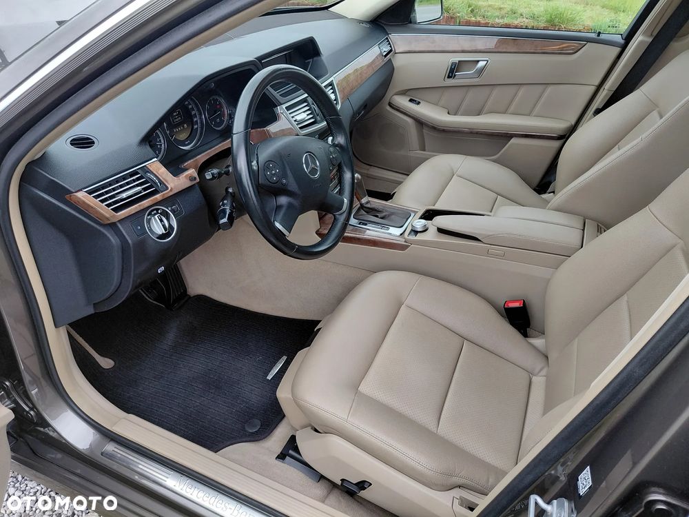 Mercedes-Benz Klasa E 200 CDI DPF BlueEFFICIENCY 7G-TRONIC Elegance - 10