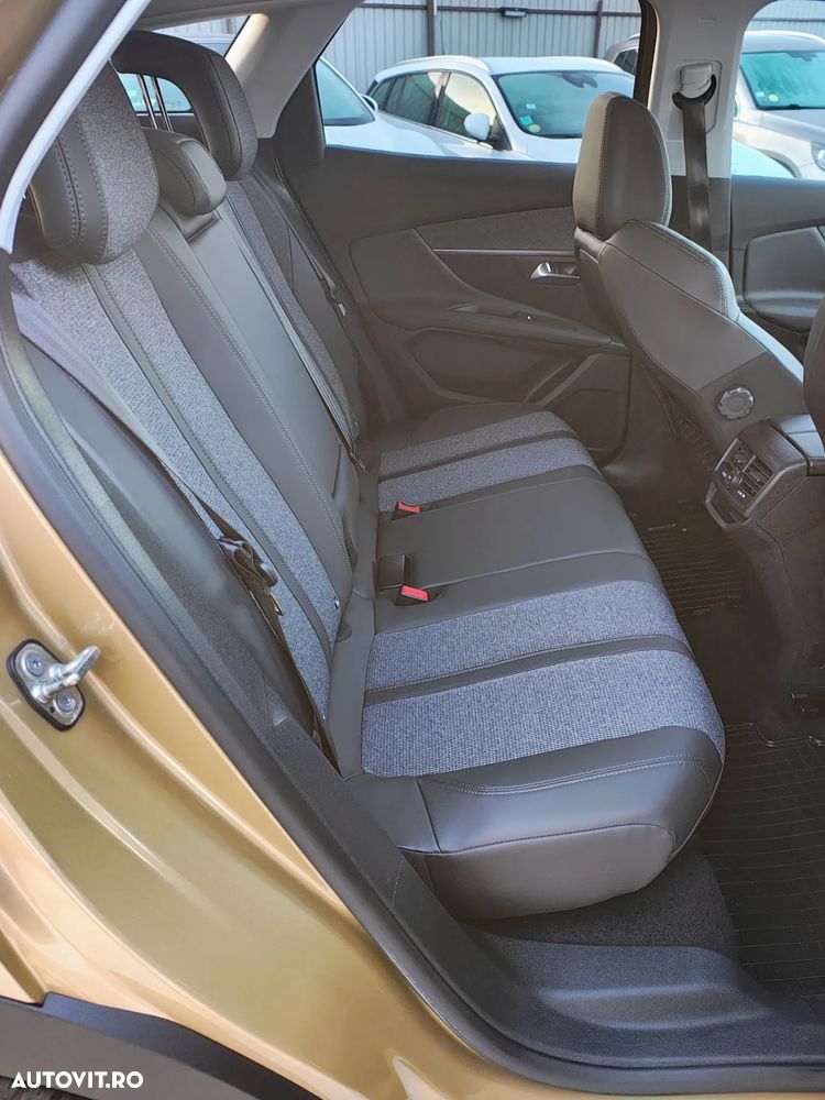 Peugeot 3008 PureTech 130 Stop & Start GPF Allure - 29