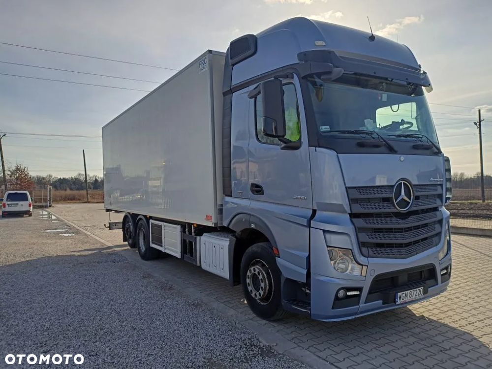 Mercedes-Benz ACTROS 2551