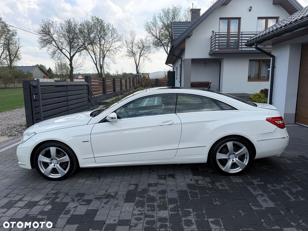 Mercedes-Benz Klasa E 300 BlueEFFICIENCY 7G-TRONIC Avantgarde - 2