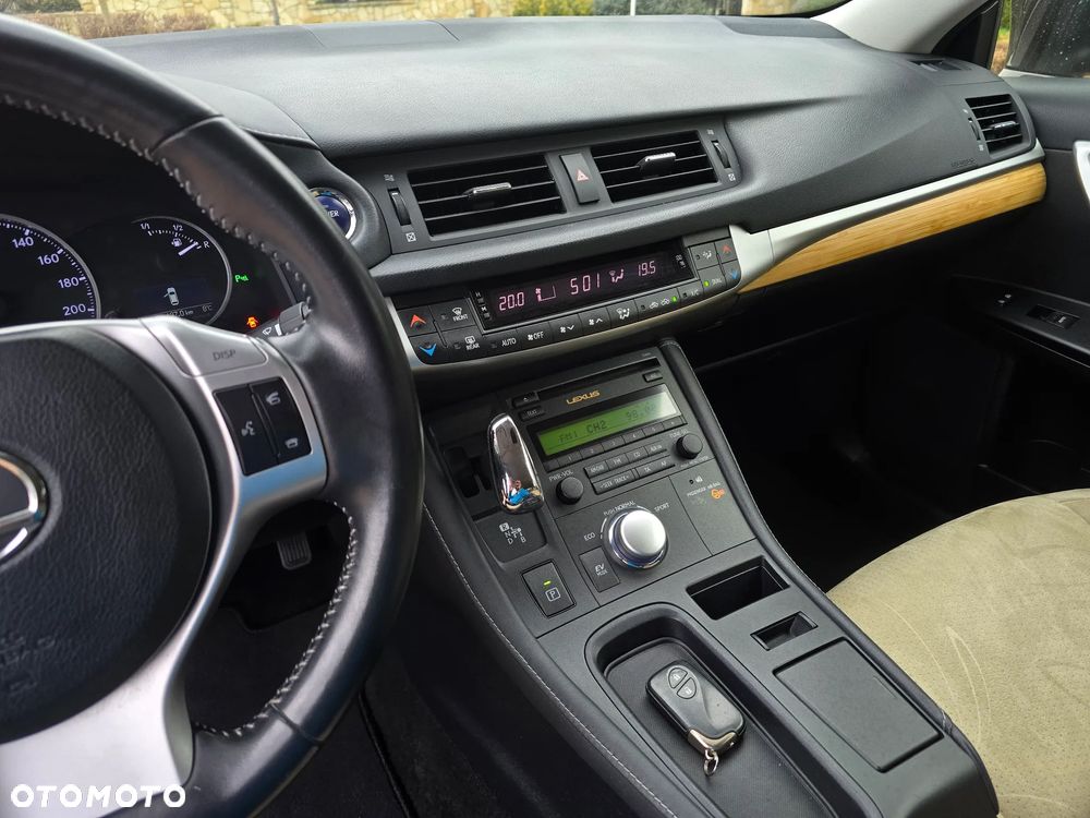 Lexus CT 200h Prestige - 35