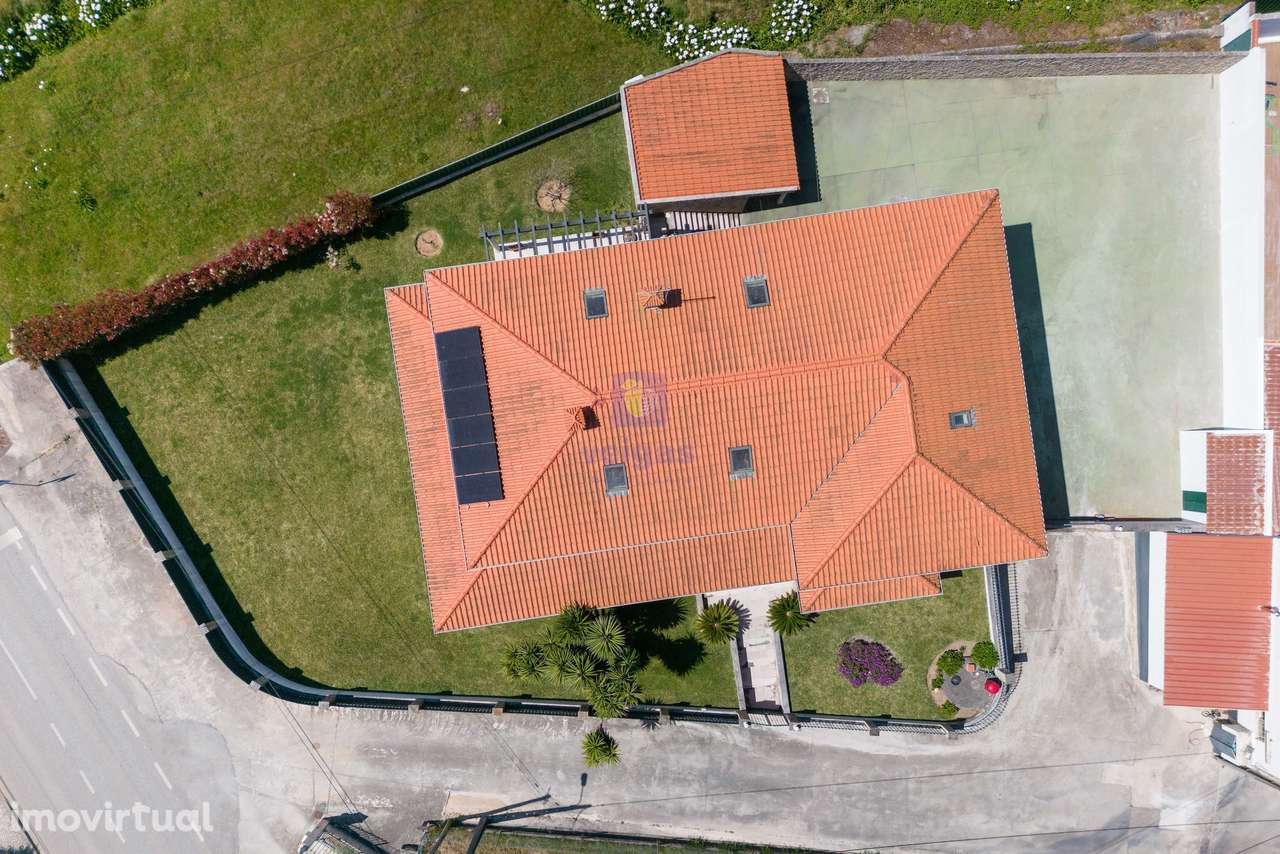 Moradia no Coto, térrea, T4 com cave e sótão a 2min de Caldas da Rainh - Grande imagem: 4/41