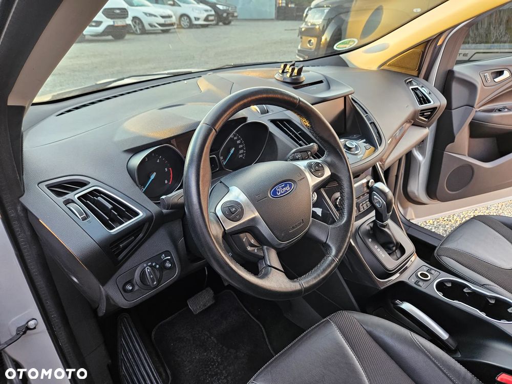 Ford Kuga 2.0 TDCi 4x4 Titanium - 25