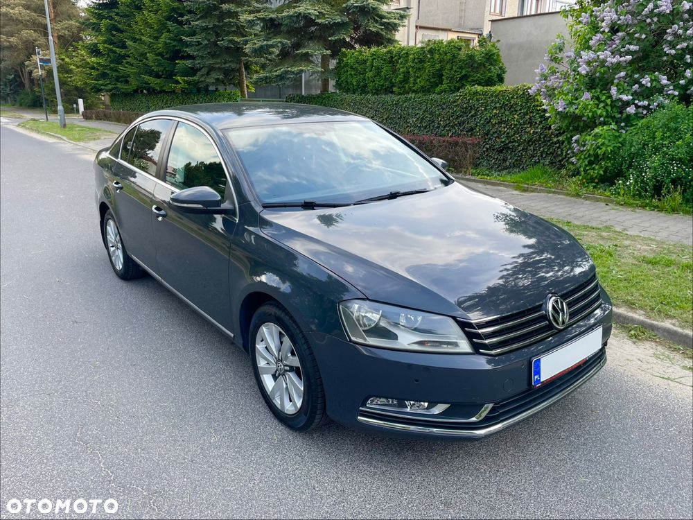 Volkswagen Passat - 4