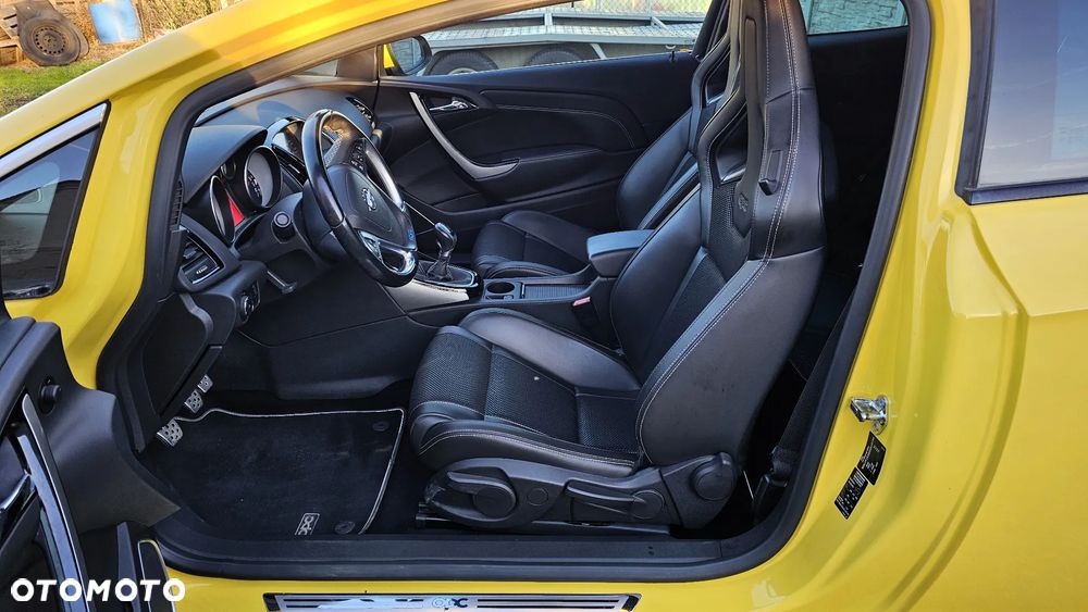 Opel Astra IV GTC OPC - 15