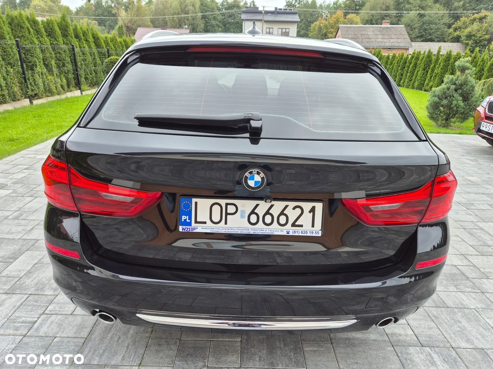 BMW Seria 5 520d Touring Luxury Line - 2