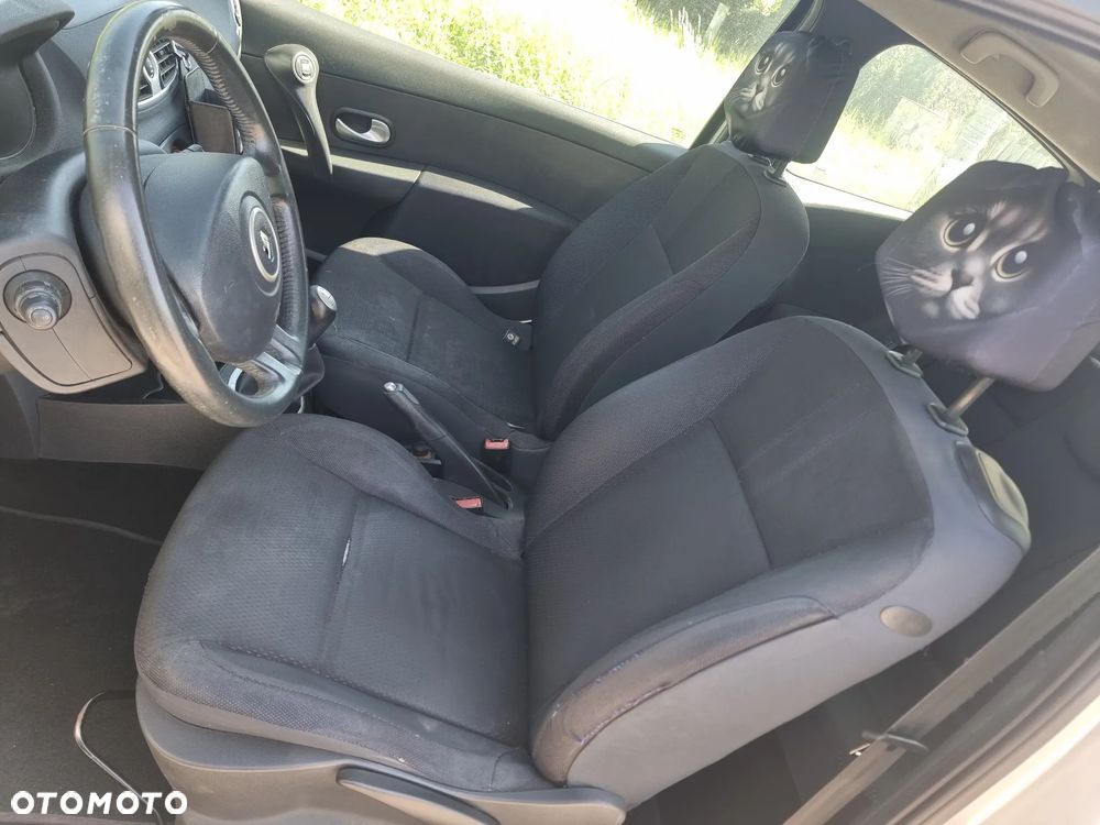 Renault Clio - 10