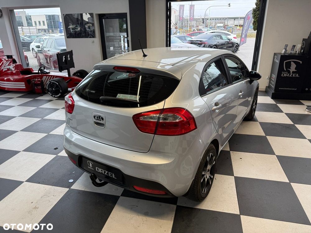Kia Rio - 5