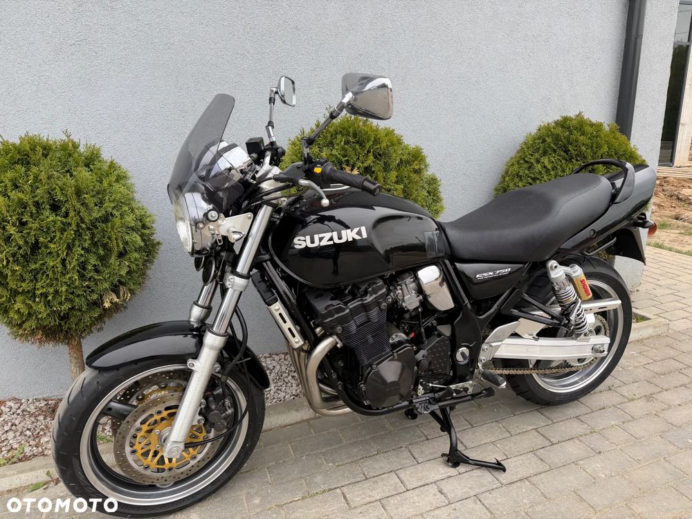 Suzuki GSX - 7