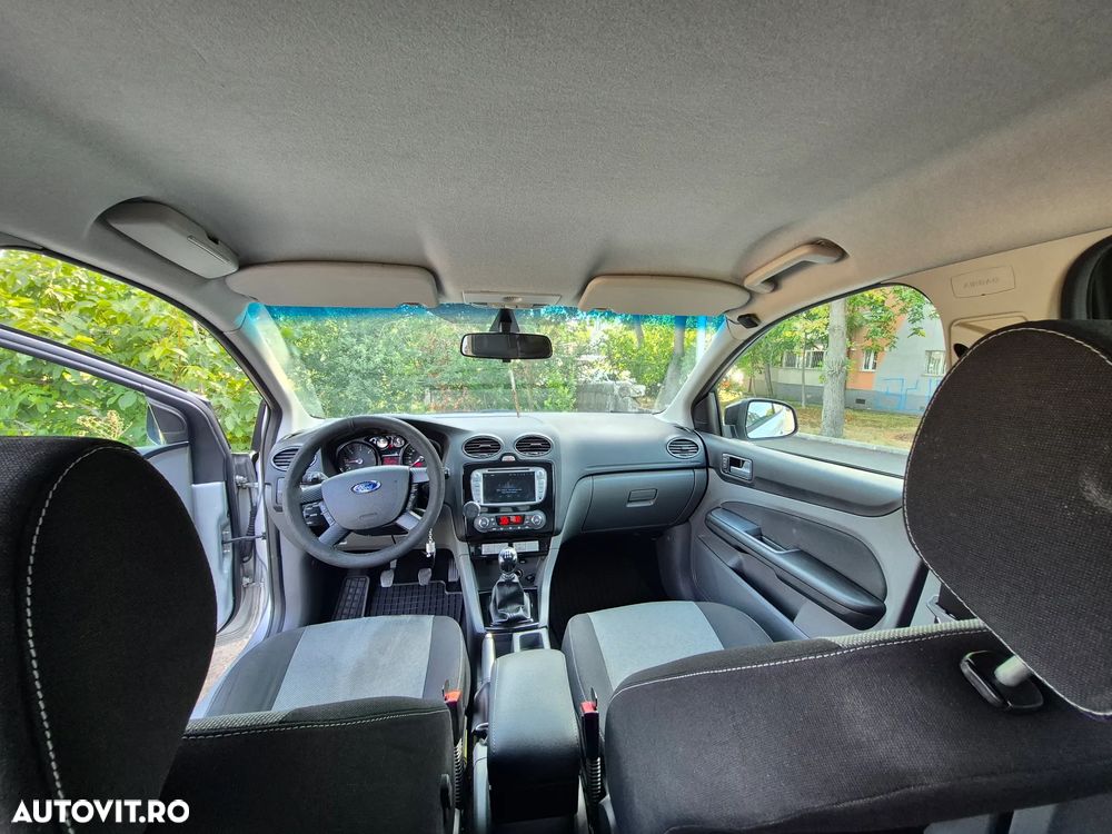 Ford Focus 1.6 TDCI DPF Titanium - 10