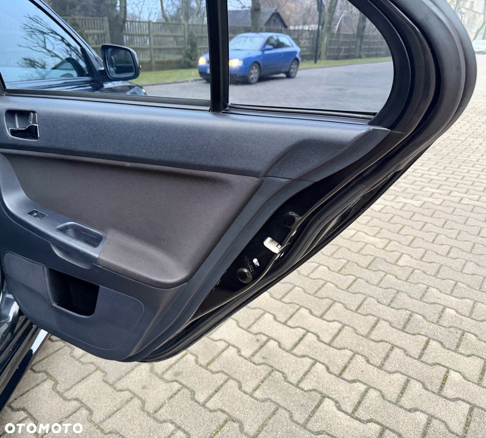 Mitsubishi Lancer - 11