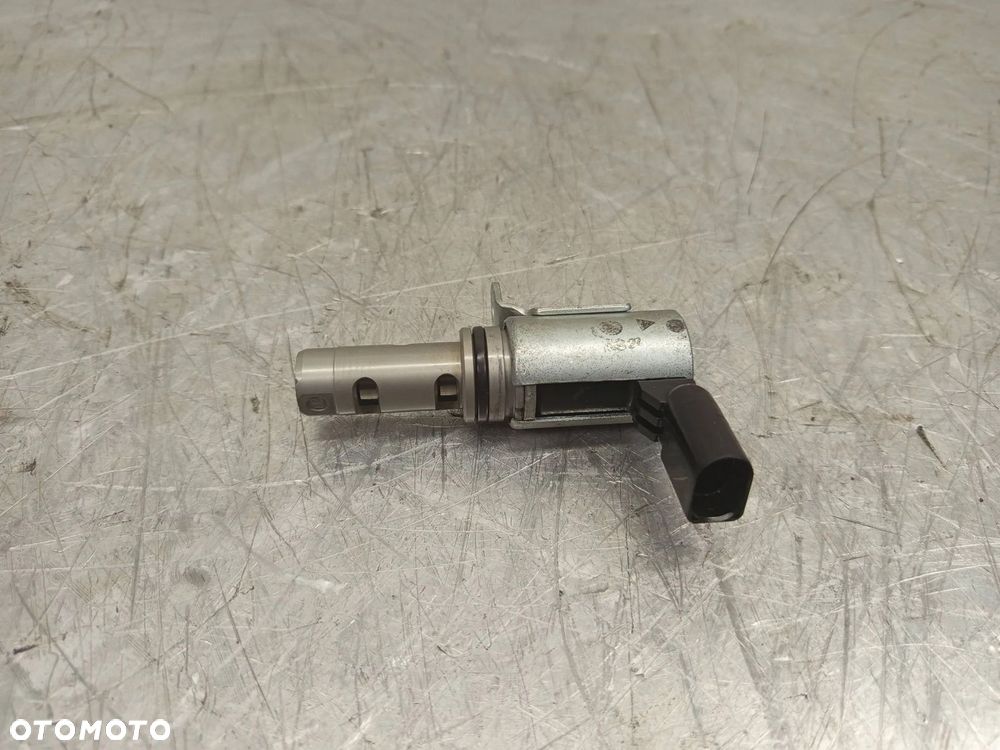 Zawór faz rozrządu Volkswagen Golf Seat Audi Skoda 1.4 TSI 03C906455A - 2