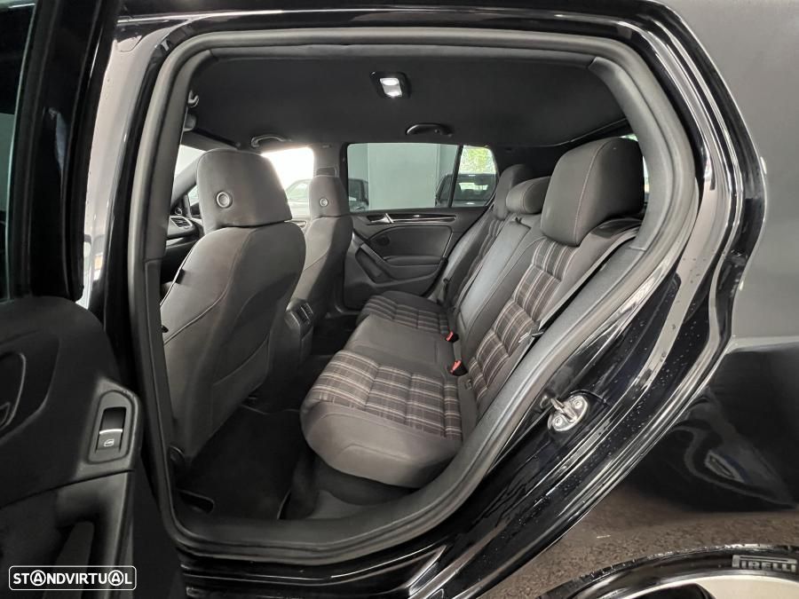 VW Golf 2.0 TSi GTI DSG - 8