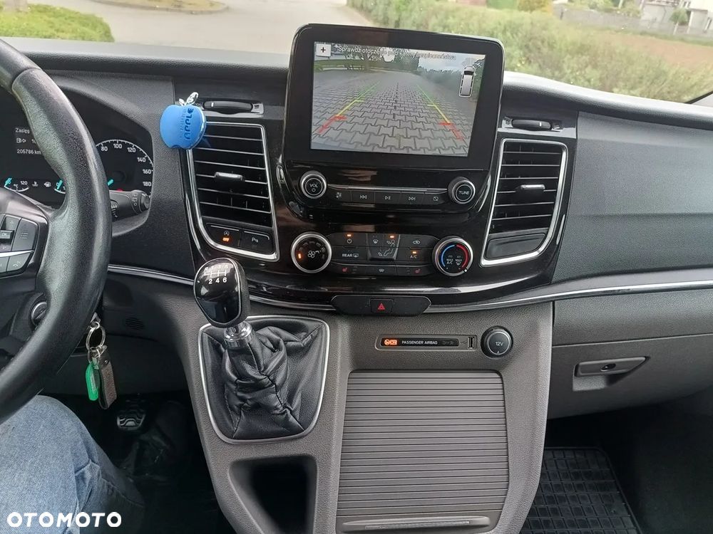 Ford Tourneo Custom 2.0 EcoBlue L1 Titanium - 16