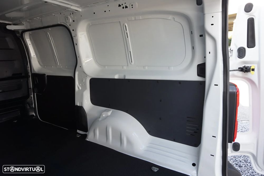 Opel Vivaro 2.0 cdti 145 L3H1 Essentia IVA dedutível - 17