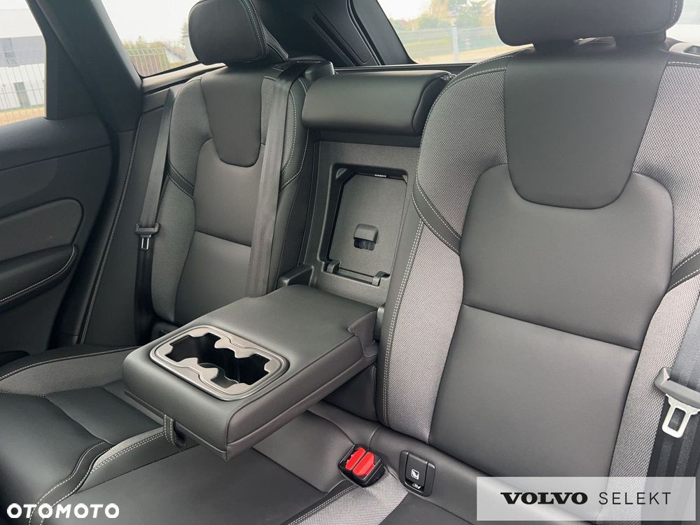 Volvo XC 60 B5 B AWD Ultra Black Edition - 16