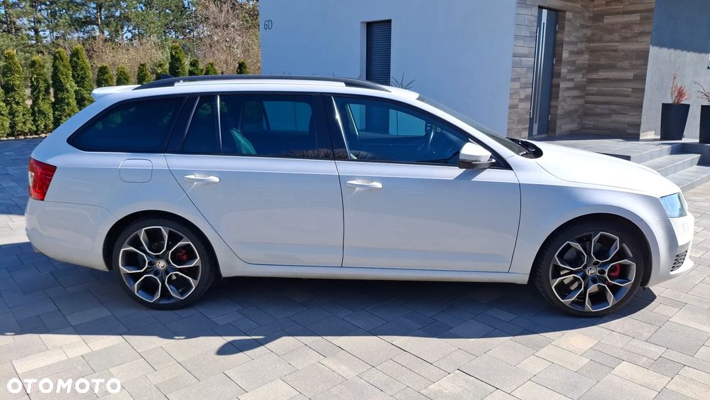 Skoda Octavia 2.0 TDI DSG RS - 3