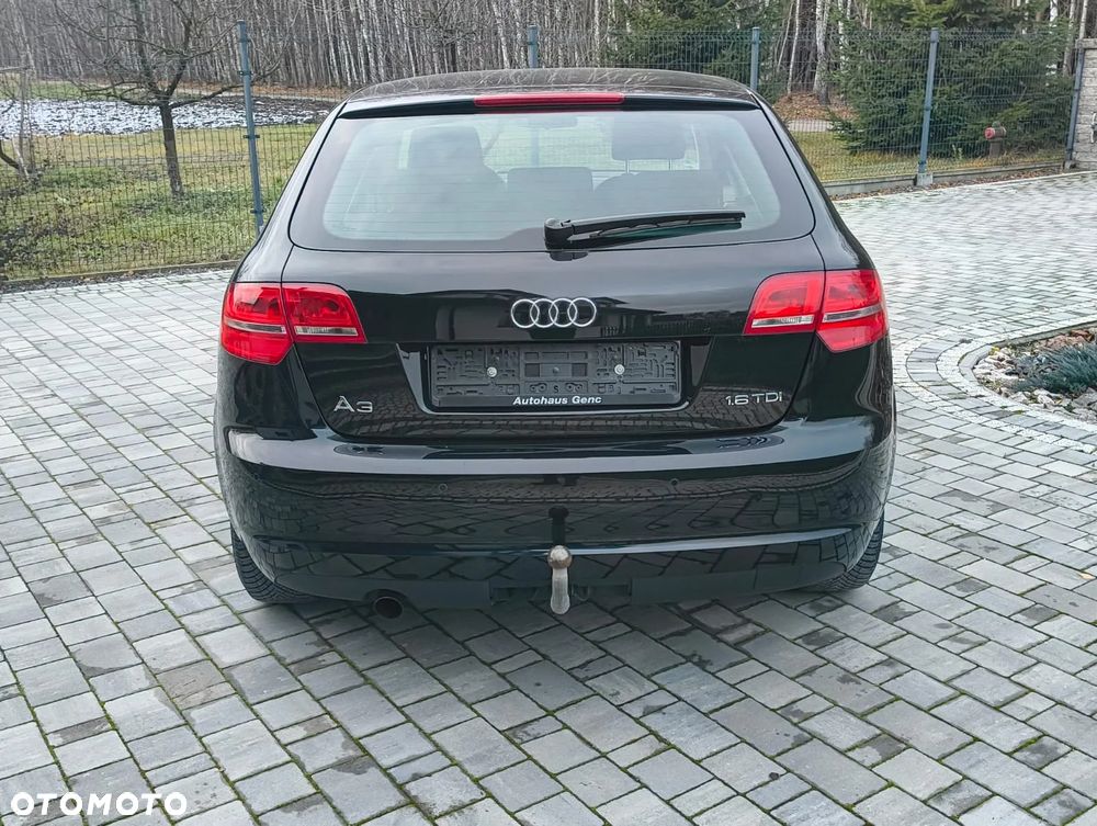 Audi A3 Sportback 1.6 TDI DPF Ambiente - 11