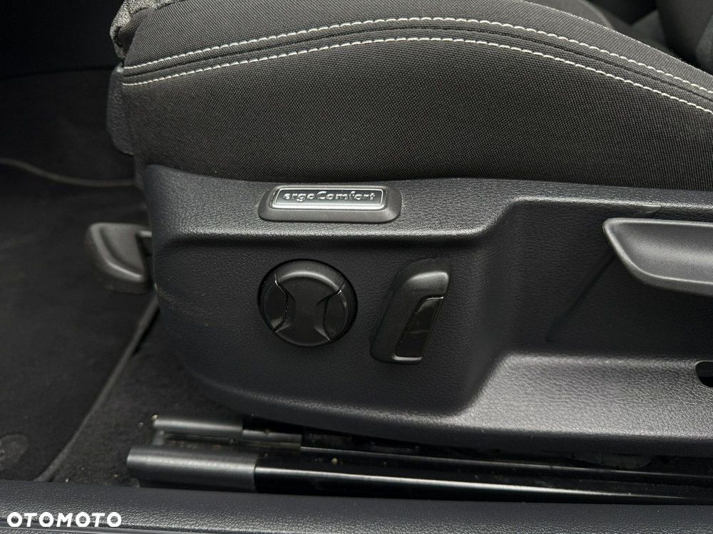 Volkswagen Passat - 13