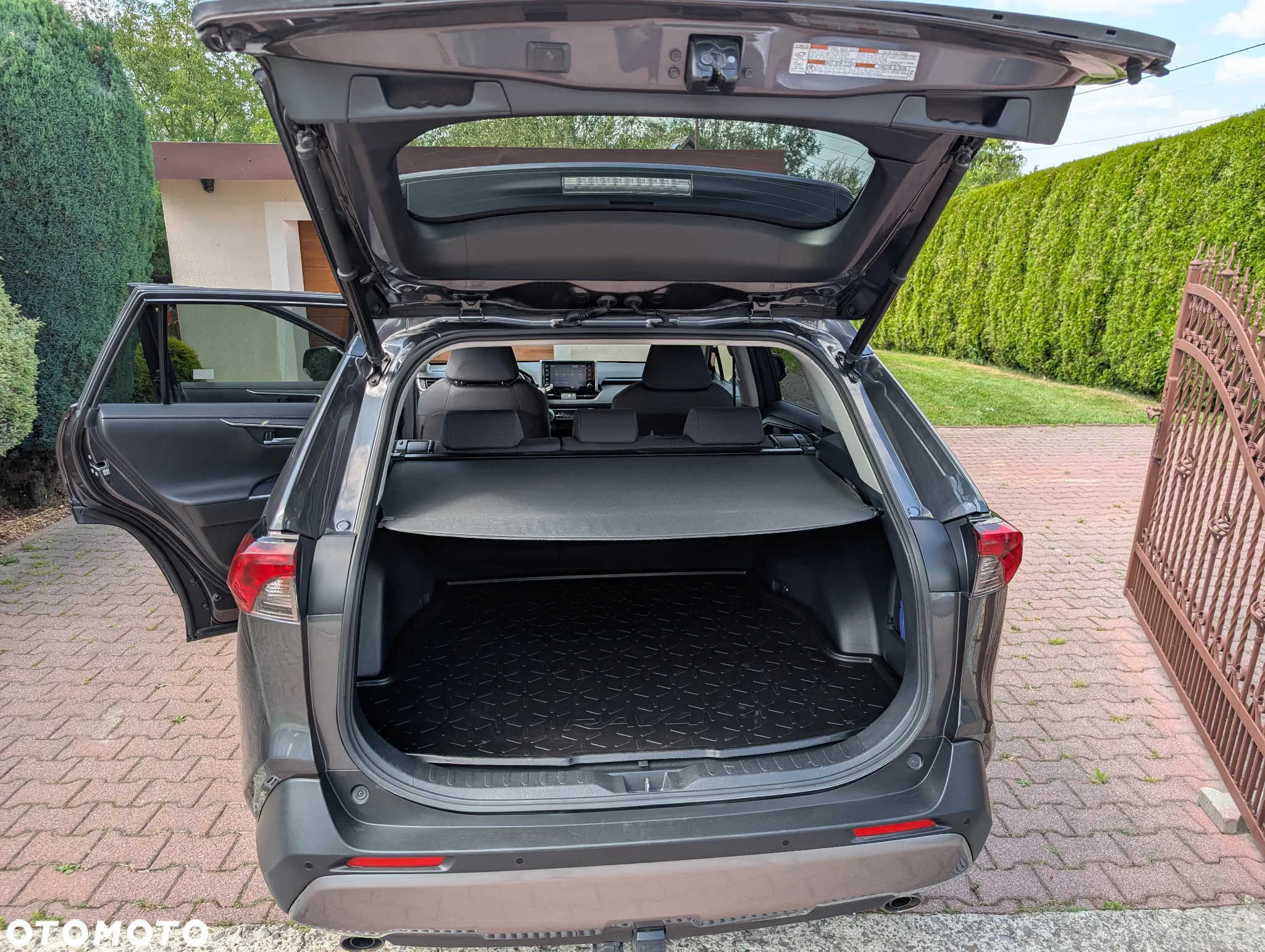Toyota RAV4 - 12