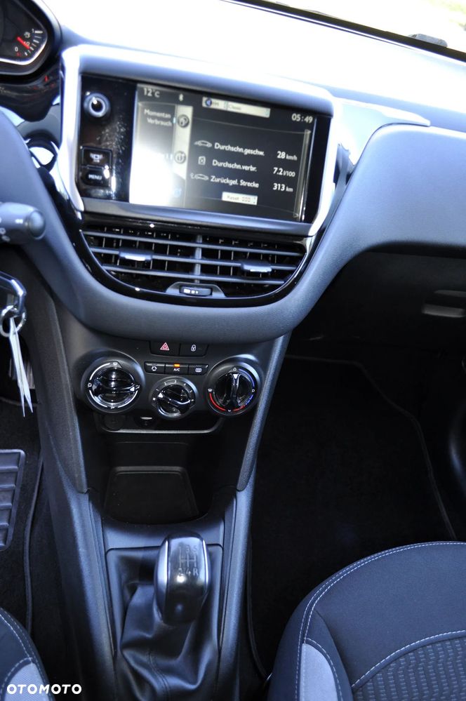 Peugeot 208 82 PureTech Style - 30