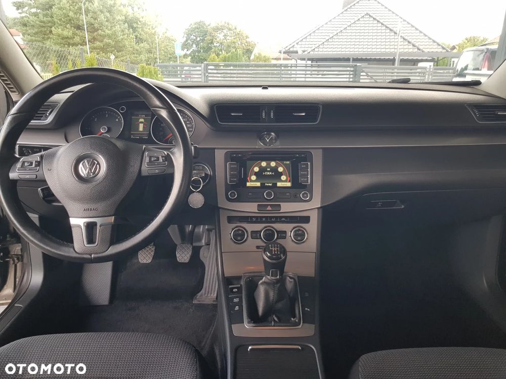 Volkswagen Passat 1.6 TDI Comfortline - 17