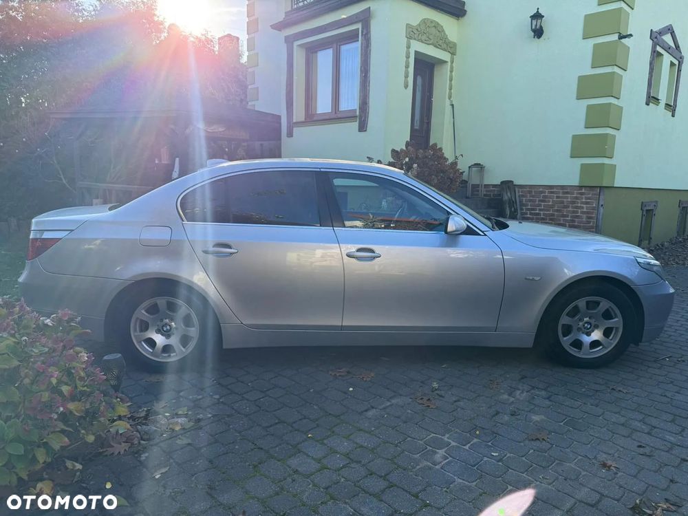 BMW Seria 5 525i - 2