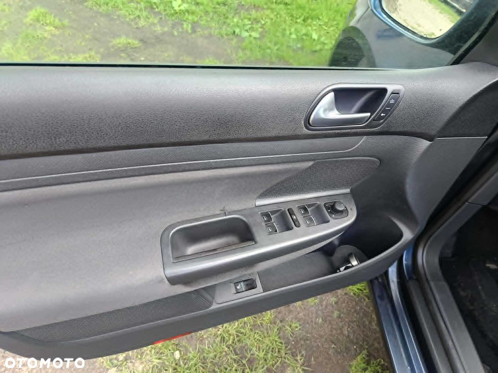Volkswagen Golf - 5