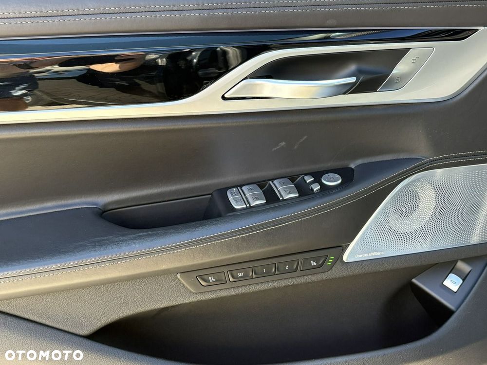 BMW Seria 7 - 25
