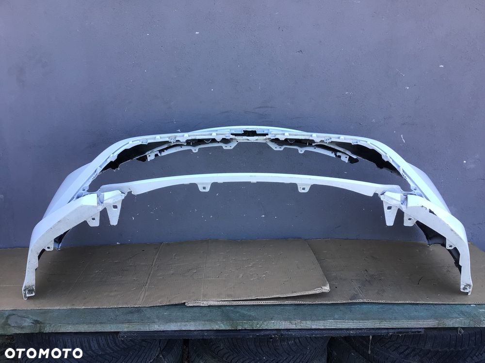 Zderzak przedni Toyota Corolla E21 HB Kombi - 5