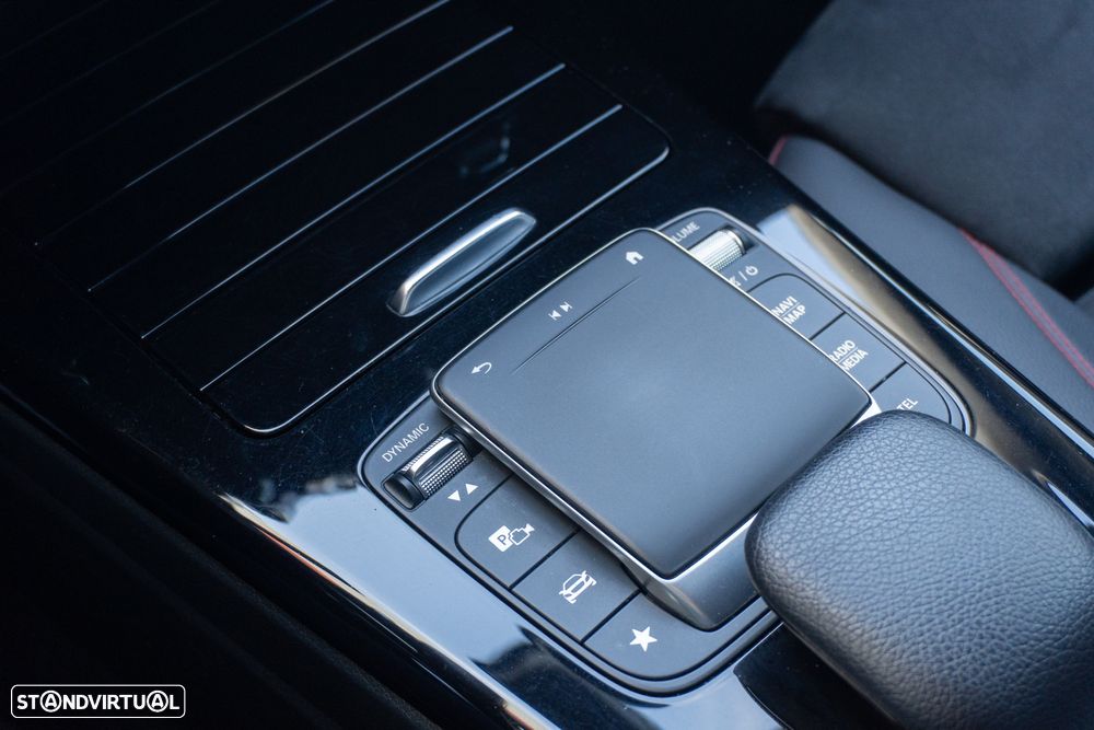 Mercedes-Benz A 180 7G-DCT AMG Line - 24