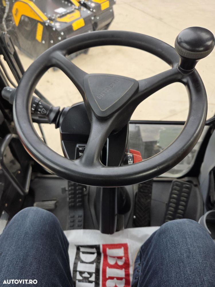 Hitachi PE ROTI, 20t, Cupa NOUA 1,2mc, 2022, 4.565h, LAMA NIVELARE si CALE, inst picon pe brate, consum mediu 7 litri pe ora, Ad sapare 6m, ridica 7 tone, latime 2,49m, Inst picon, camera spate, camere laterale, ULTIMA GENERATIE seria 7,  PROMOTIE-116.900Eur - 7