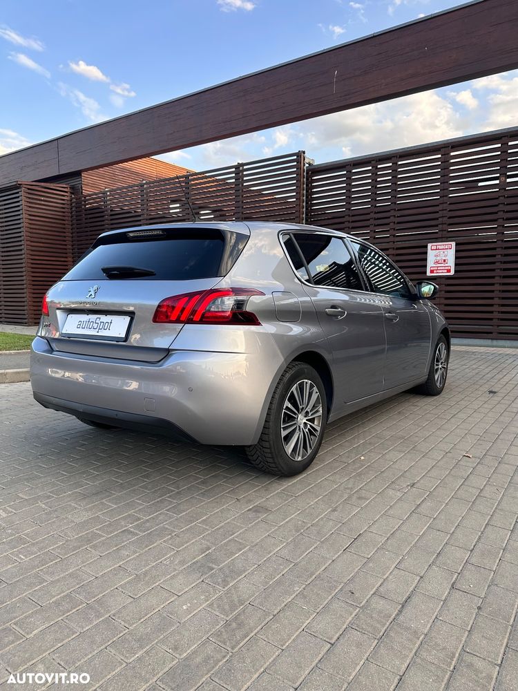 Peugeot 308 PureTech 130 GPF EAT8 Stop & Start Allure Business-Paket - 18