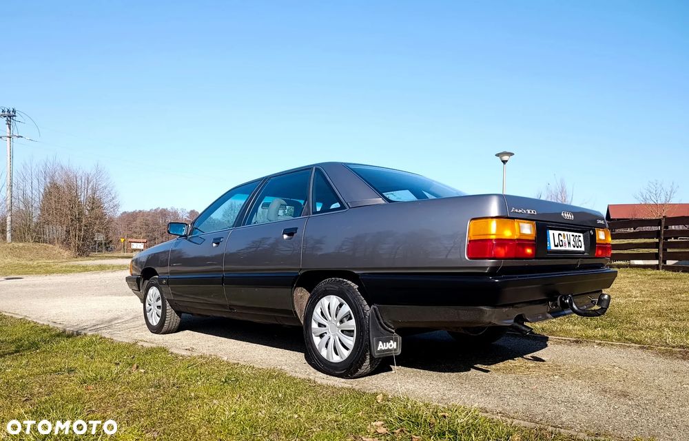 Audi 100 2.0 E - 11