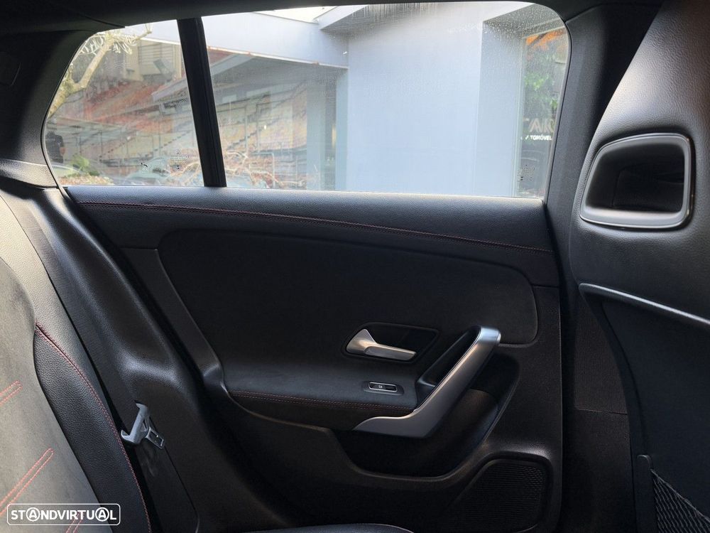 Mercedes-Benz CLA 250 e Shooting Brake AMG Line - 11