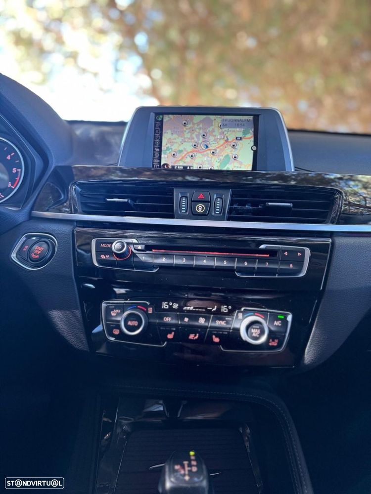 BMW X1 18 d sDrive Auto Line Sport - 12