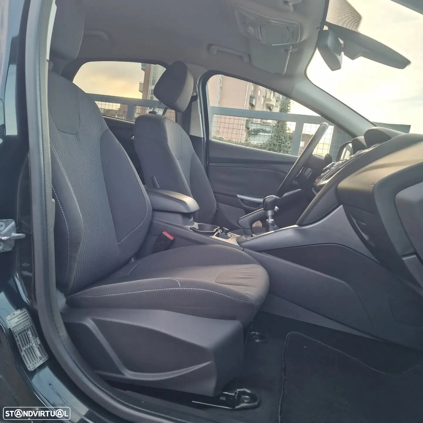 Ford Focus 1.6 EcoBoost S&S Titanium - 11