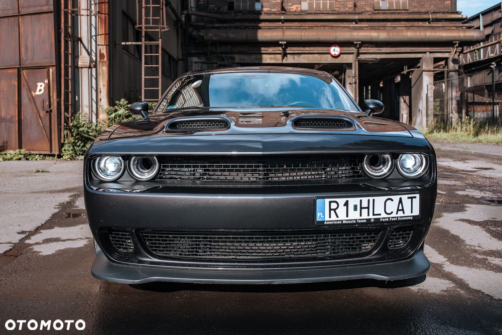 Dodge Challenger 6.2 Hellcat - 4
