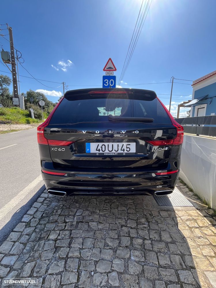 Volvo XC 60 2.0 D4 R-Design AWD Geartronic - 11