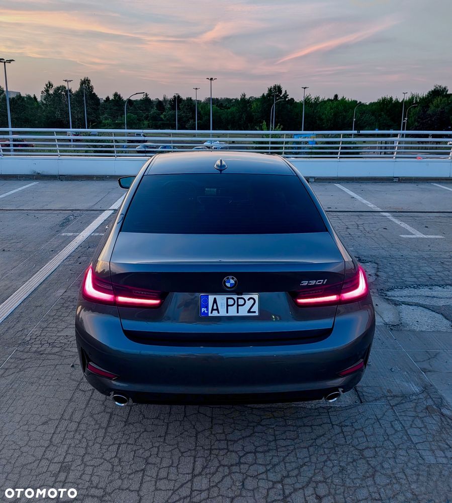BMW Seria 3 330i Sport Line - 5