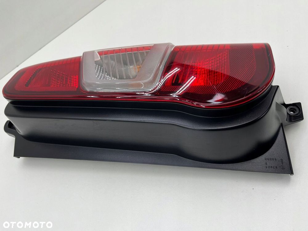 PEUGEOT RIFTER PRAWA LAMPA TYŁ 9820554880 - 3