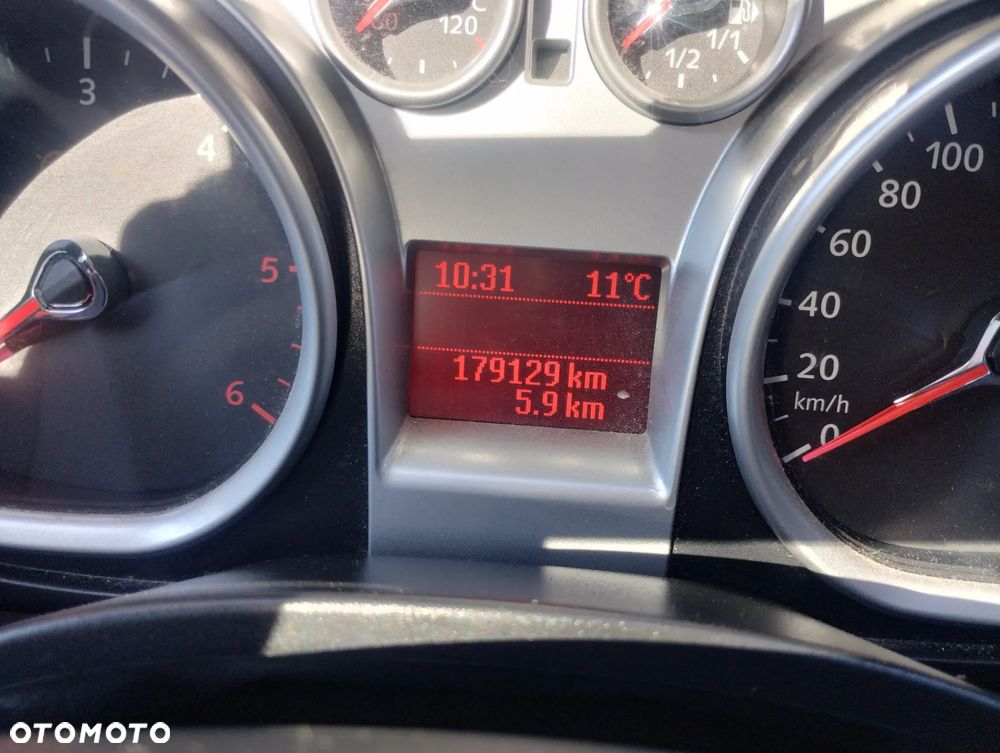 Ford Kuga 2.0 TDCi 4x4 Titanium - 6